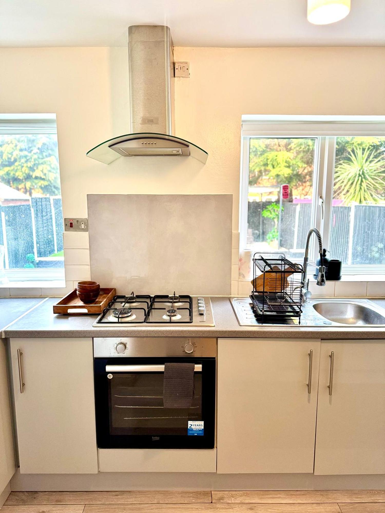 Contractor Haven- 3Bdr Crew House, Free Parking, Fast Wifi & Private Garden Apartamento Nottingham Exterior foto